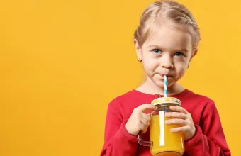 Χυμός πορτοκάλι και παιδιά: Τι τους προσφέρει και τι πρέπει να προσέχουν οι γονείς