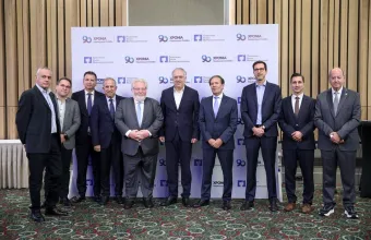 Θεοδωρικάκος: Το ΥΠΑΝ στηρίζει την ελληνική φαρμακοβιομηχανία με τον αναπτυξιακό νόμο