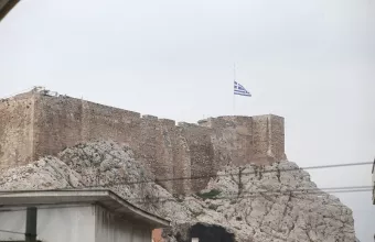 Θάνατος Μίκη Θεοδωράκη- 3ημερο πένθος: Μεσίστιες σημαίες στα δημόσια κτήρια