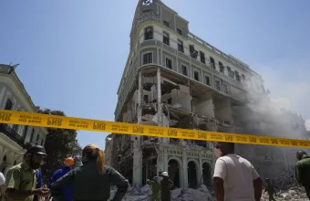 Το ξενοδοχείο Saratoga, παρέμενε κλειστό για δύο χρόνια λόγω της πανδημίας κι ανακαινιζόταν ενόψει της επαναλειτουργίας του. 