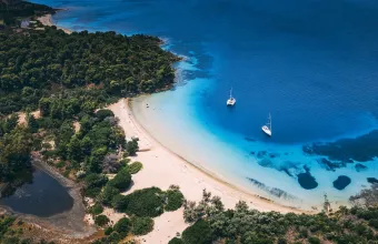 Παραλία Τσουγκριά Σκιάθος
