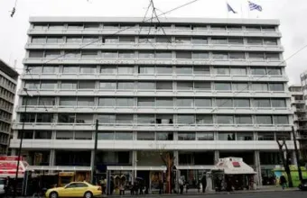 Greece targets Eurozone debt ranking shift with early repayments