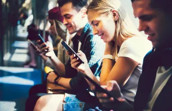 Gen Ζs και Millennials: το κόστος διαβίωσης είναι το "αγκάθι" στη σκέψη των δύο γενεών