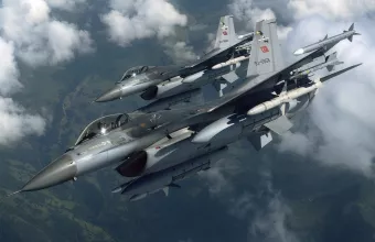 Μπαράζ τουρκικών υπερπτήσεων πάνω από ελληνικά νησιά στο Αιγαίο