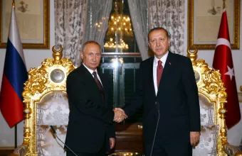 Ο Ερντογάν απειλεί και ο Άσαντ «καθαρίζει» αυτοκινητόδρομο-κλειδί στην Ιντλίμπ