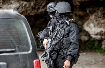 Λευκάδα: Εντολές μέσα από τις φυλακές για απόπειρα επίθεσης με εκρηκτικό μηχανισμό - 6 συλλήψεις