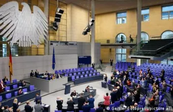 Ο «εξασθενημένος Μακρόν» και οι «αντι-Γερμανοί» του Μελανσόν