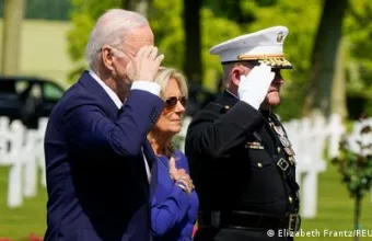 Ο Μπάϊντεν σε νεκροταφείο του Α΄Παγκοσμίου Πολέμου