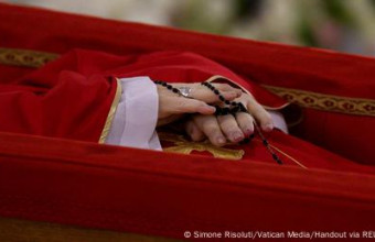 Η κηδεία και τα σχέδια διαδοχής του Πάπα