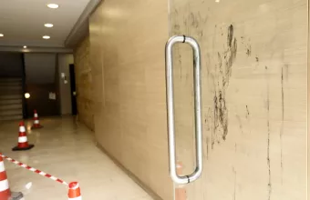 Επίθεση με βιτριόλι: Εμμονές και με άλλες γυναίκες δείχνουν τα σημειώματα της κατηγορούμενης