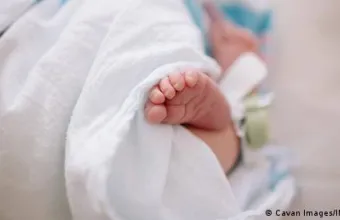 Τοκετός στη Σερβία: «Αφήνεις την αξιοπρέπειά σου στην πόρτα»