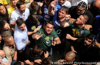 Προβάδισμα του υιού Μπολσονάρου στη Βραζιλία