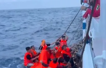 A Vietnamese vessel, "KHOI NGUYEN 18," sank in the South China SeaA Vietnamese vessel, "KHOI NGUYEN 18," sank in the South China Sea