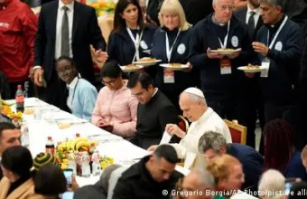 Γεύμα Πάπα με φτωχούς