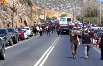 Αποκλεισμός του ΒΟΑΚ στο ύψος του αεροδρομίου από αγροτοκτηνοτρόφους Ηρακλείου