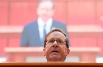 Ισαάκ Χέρτζογκ: Λάθος πλευρά της ιστορίας οι βρετανικές κυρώσεις στους ισραηλινούς εποικισμούς