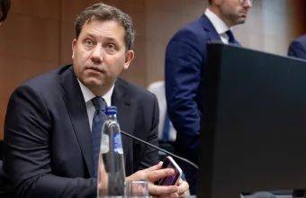 Γερμανός ΥΠΟΙΚ προς Τραμπ: «Τερματίστε τον ανεύθυνο πόλεμο με το Ιράν»