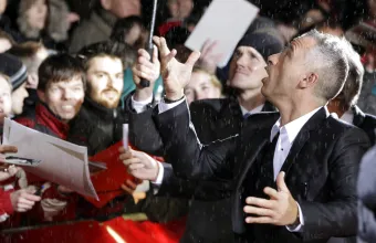 Ο Έρος Ραματσότι υποβλήθηκε σε επέμβαση στις φωνητικές χορδές