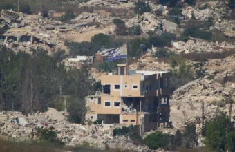 Οι σημαίες του Ισραήλ σε δρόμο του Λιβάνου παραβιάζουν ψήφισμα του ΟΗΕ, δηλώνει η UNIFIL