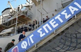 Στη φρεγάτα «Σπέτσαι» για επιθεώρηση Στόλου Τασούλας και Δένδιας