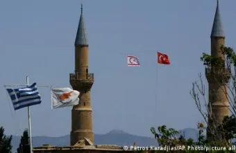 Κυπριακό: Εβδομαδιαίες συναντήσεις με στόχο την πενταμερή