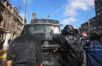 Χιλή: Επεισόδια σε διαδήλωση κατά των μεταρρυθμίσεων που προωθεί ο πρόεδρος Καστ