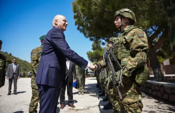 Δένδιας