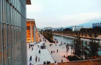 Σταύρος Νιάρχος