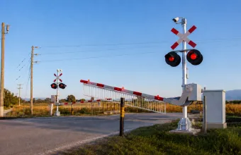 Σιδηρόδρομοι Ελλάδος: Αναβάθμιση της ασφάλειας σε 100 ισόπεδες διαβάσεις