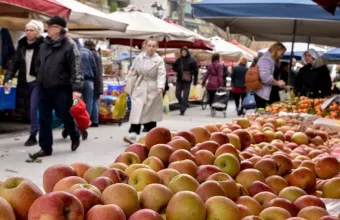 Μήλα στη λαϊκή αγορά