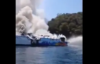 Τουρκία: Φωτιά σε τουριστικό σκάφος με 115 επιβάτες ανοιχτά της Φέτιγιε - Δείτε βίντεο