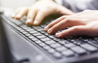 Συνελήφθη 52χρονος γυναικολόγος για πορνογραφία ανηλίκων