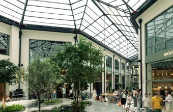 Στοά Αρσακείου: Ανοιχτά και τις Κυριακές τα καταστήματα – Σε πλήρη λειτουργία η επένδυση των 20 εκατ. ευρώ