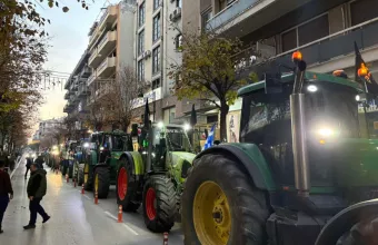 Αγρότες μέσα στην πόλη της Λάρισας