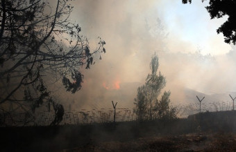 Ανακοίνωση της Πυροσβεστικής για τη φωτιά στην Βορειανατολική Αττική