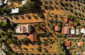 Η πολιτική προστασία απαιτεί  ευθύνη κι αποκέντρωση, όχι show