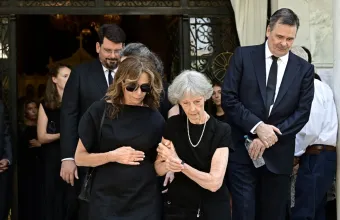 κηδεία Μάνου