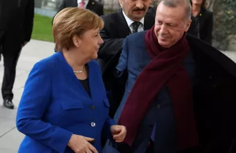 Στο πλευρό της Άγκυρας το Βερολίνο: Καταδικάζουμε τις επιθέσεις του Άσαντ