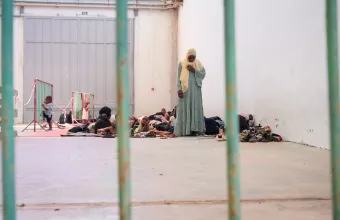 ΕΕ: Η Επιτροπή καλύπτει την Αθήνα για την τρίμηνη αναστολή εξέτασης ασύλου