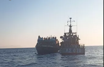 Σκάφος Λιμενικού με μετανάστες