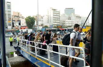 Αίγινα: Διέρρηξαν σπίτι και τους έπιασαν ενώ επιβάζονταν στο πλοίο για Πειραιά