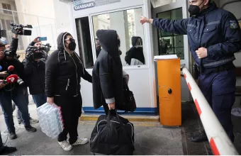 Πισπιρίγκου: Τα μηνύματα της αδελφής της που την «καίνε»- Θα πάω στον εισαγγελέα να σου πάρουν το παιδί