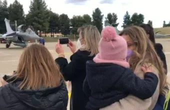 Βίντεο: Ο μπαμπάς μου έφερε το Rafale- Οι οικογένειες των ιπτάμενων στην Τανάγρα