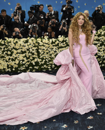 Shakira... Reuters: Έδωσε «στην ψύχρα» την εγκυμοσύνη της Rihanna στα μίντια