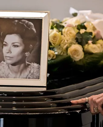 κηδεια μελπω ζαρόκωστα 