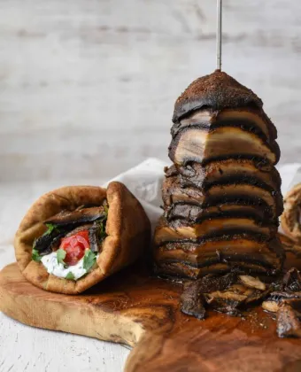 Σπιτικός γύρος μανιταριών: Το street food της νηστείας