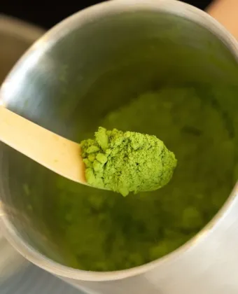 Η έκρηξη του matcha συνεχίζεται, αλλά μήπως η Ιαπωνία ξεμείνει από απόθεμα;