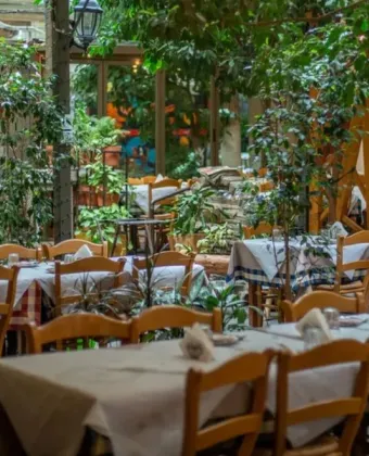 Ταβέρνες με αυλές στην Αθήνα
