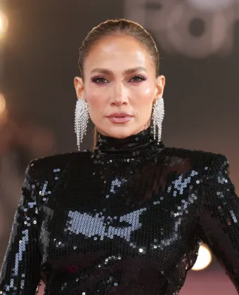 J Lo χτένισμα