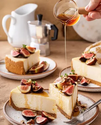Cheesecake με φρέσκα σύκα, ανθότυρο και μέλι